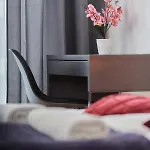 アパート With 2 Bedrooms & Parking By Renters *