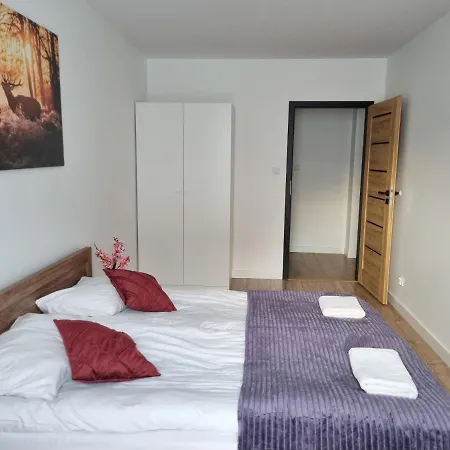 With 2 Bedrooms & Parking By Renters * Вроцлав