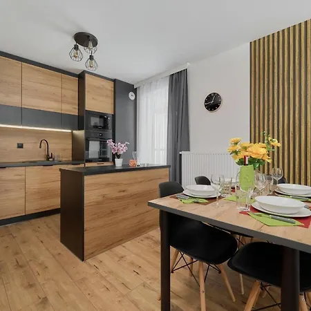 Апартаменты With 2 Bedrooms & Parking By Renters Вроцлав