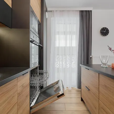 With 2 Bedrooms & Parking By Renters