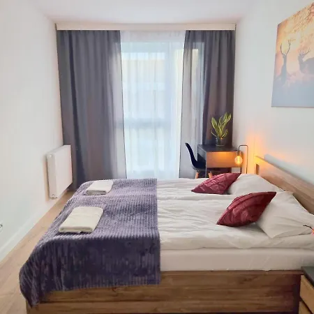 With 2 Bedrooms & Parking By Renters Апартаменты