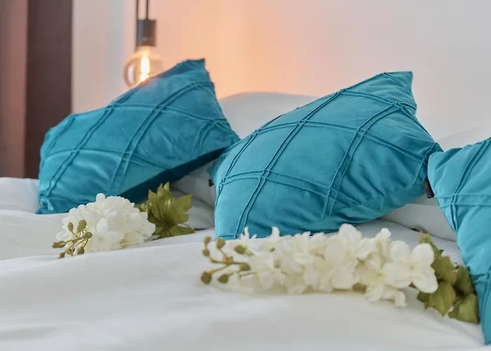 With 2 Bedrooms & Parking By Renters * Wrocław