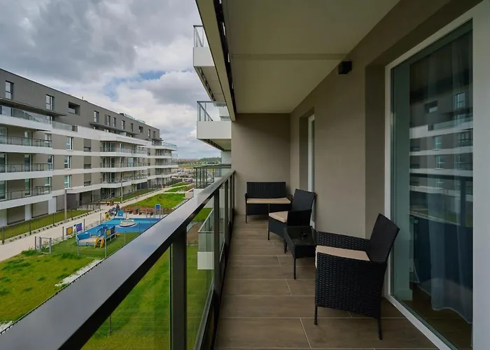 Διαμέρισμα With 2 Bedrooms & Parking By Renters Βρότσλαβ